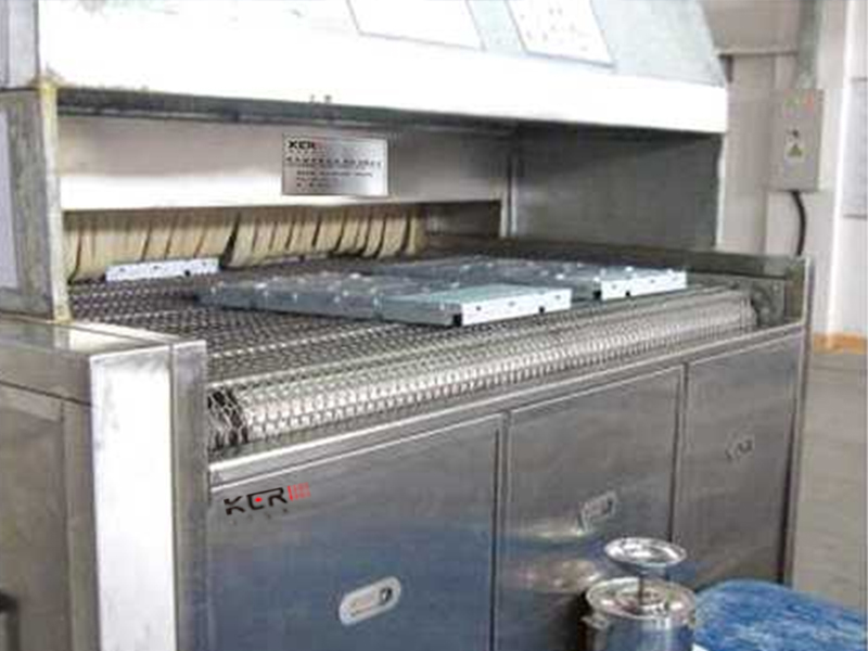 全自動超聲波噴淋清洗機如何將產(chǎn)品清洗干凈的？